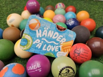 Spela gratis minigolf med Händer på lovet-kortet i Hedlundadungen