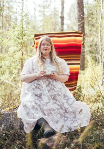 Poesisöndag: Linnea Huhta – Mie olen täälä/Jag är här