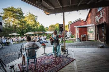 Midsommarfirande på Eljest med Carolina Miskovsky och Daniel Pettersson